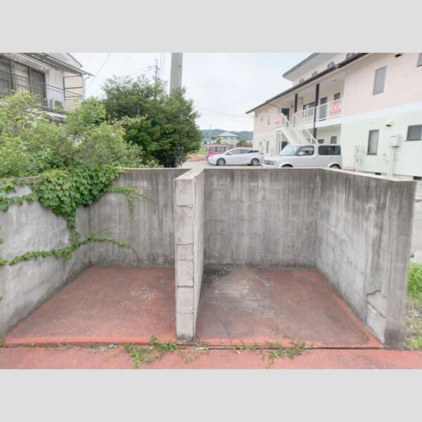 現地周辺 (ゴミ置き場)