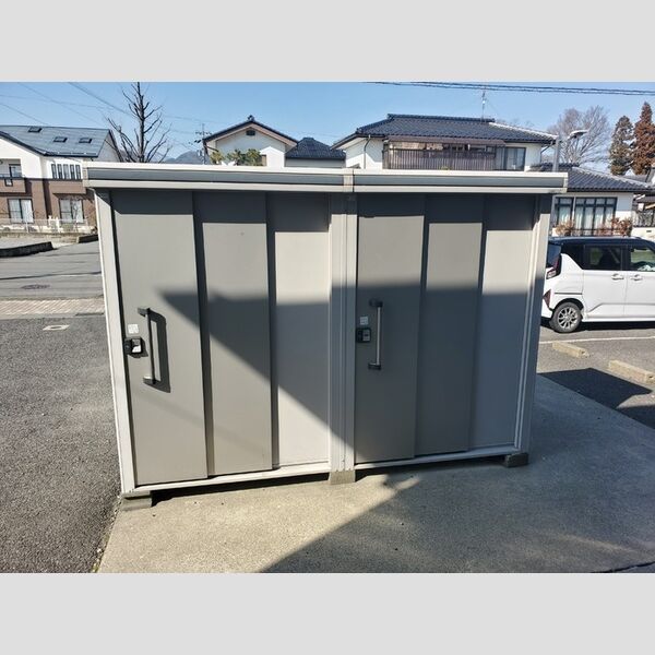 現地周辺 (倉庫)