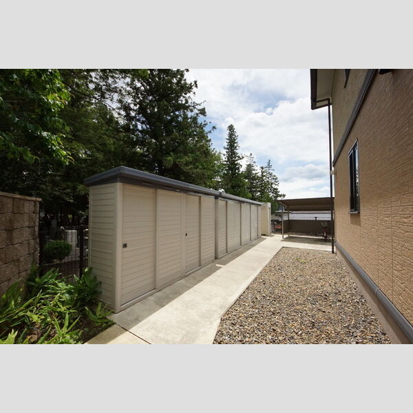 現地周辺 (物置)