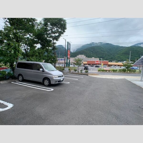 駐車場 (駐車場)