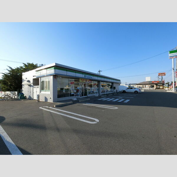 現地周辺 (コンビニ)