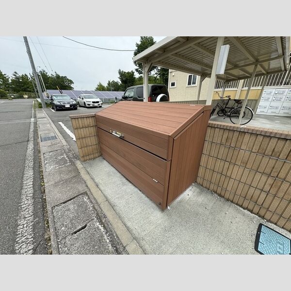 現地周辺 (入居者様専用ゴミ置き場)