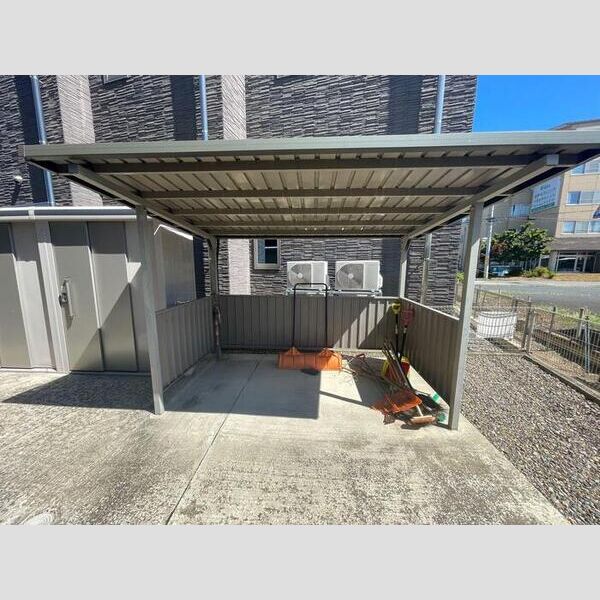 現地周辺 (駐輪場)