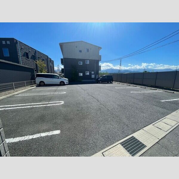 駐車場 (駐車場)