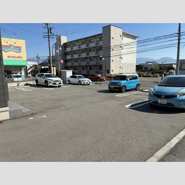 駐車場 (駐車場)