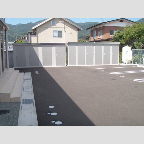 現地周辺 (物置)