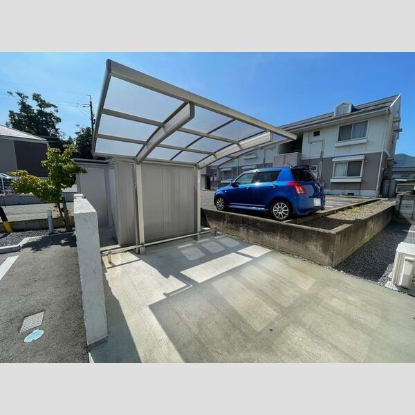 現地周辺 (駐輪場)