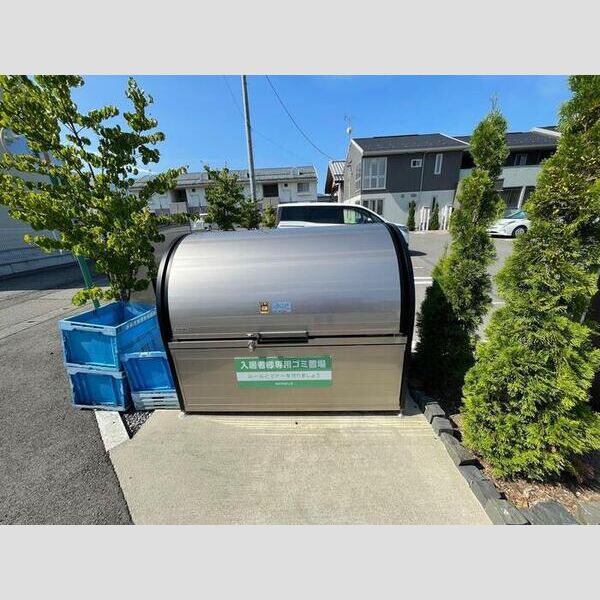 現地周辺 (ゴミ置き場)