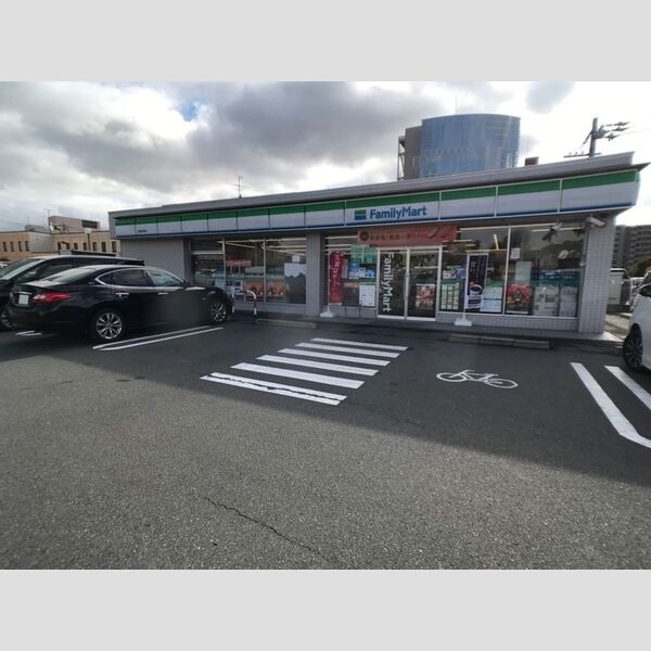 現地周辺 (周辺コンビニ)