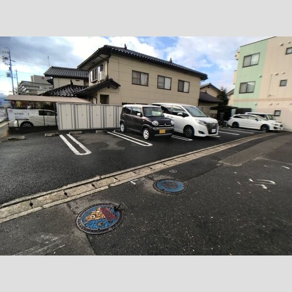 駐車場 (駐車場)