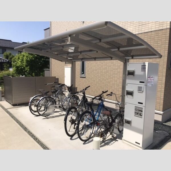 現地周辺 (駐輪場)