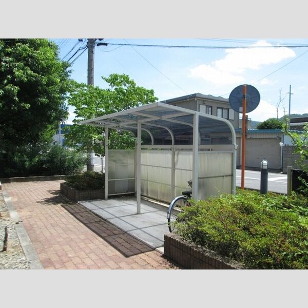 現地周辺 (ボナール・ナカザワ　駐輪場)