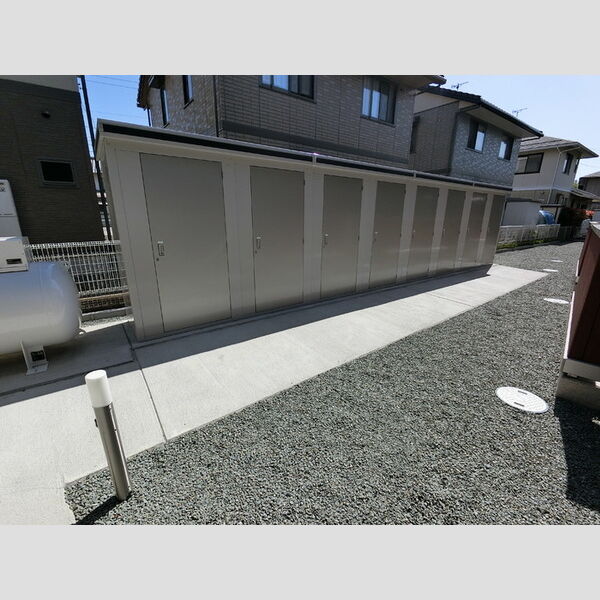 現地周辺 (物置)