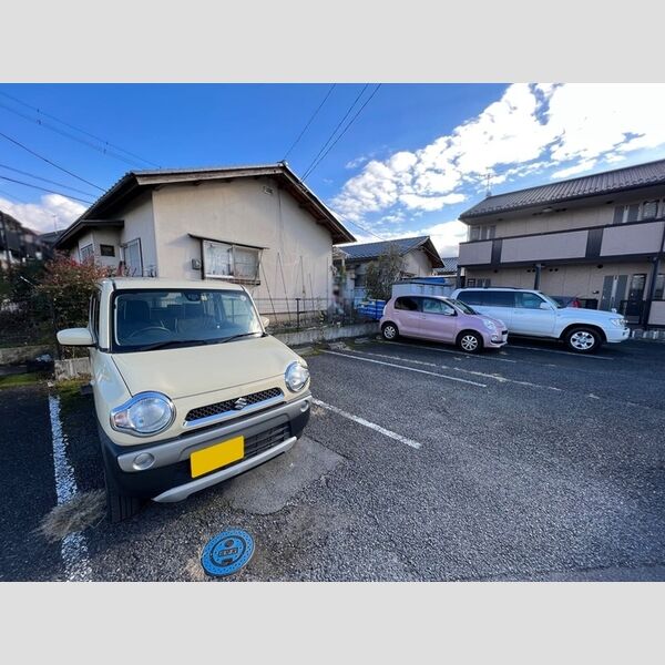 駐車場 (駐車場)
