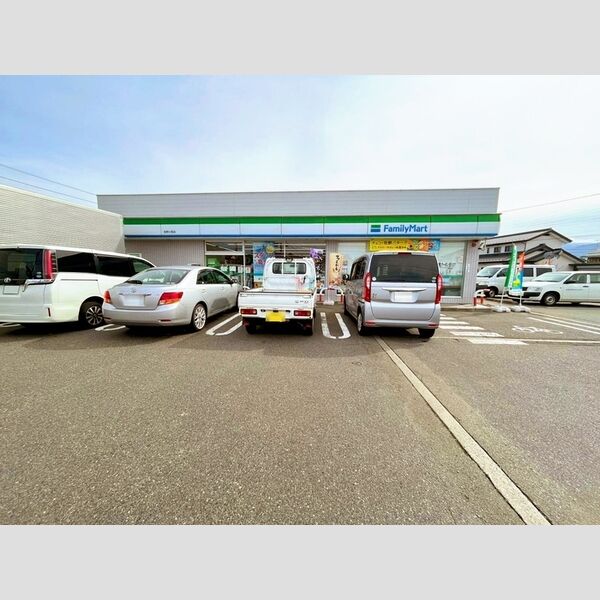 現地周辺 (ファミリーマート 長野小島店)
