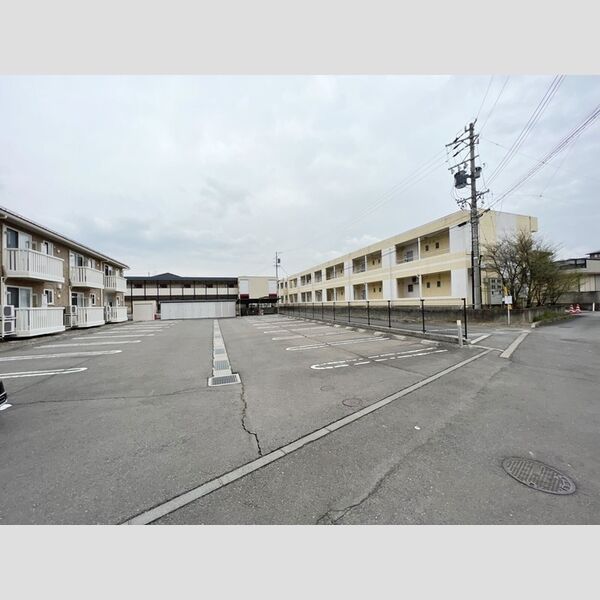 駐車場 (駐車場)