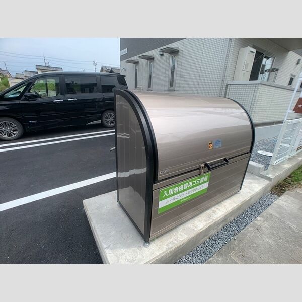 現地周辺 (ゴミ置き場)