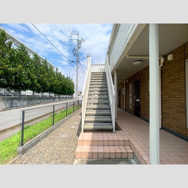 エントランス (エントランス)