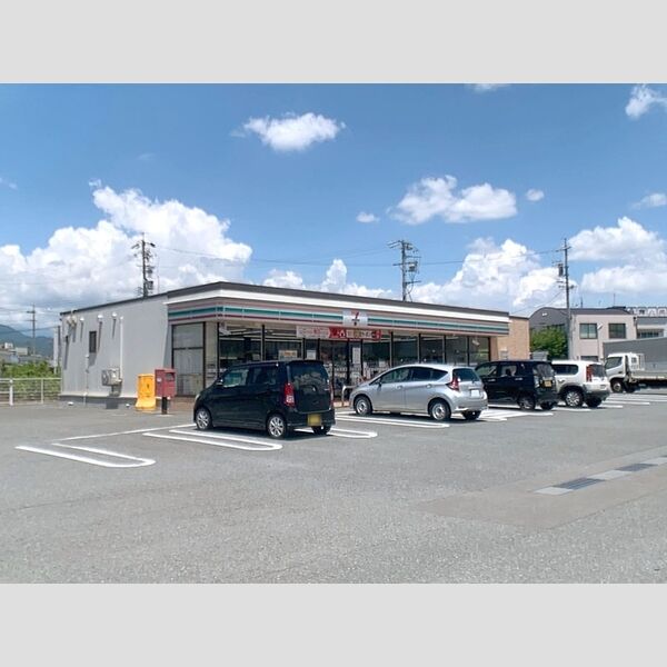 現地周辺 (セブンイレブン 長野御幣川店)