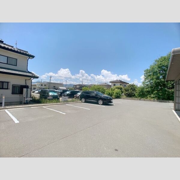 駐車場 (駐車場)
