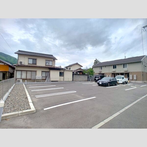駐車場 (駐車場)
