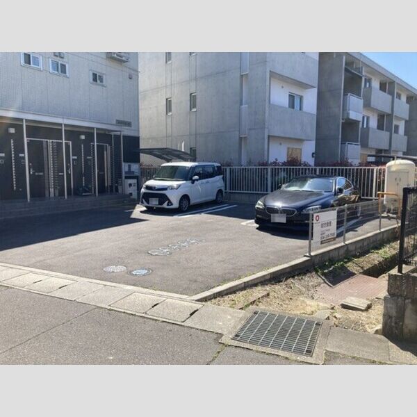 駐車場 (敷地内駐車場)