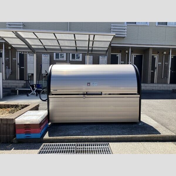 現地周辺 (アパート専用ゴミ庫)