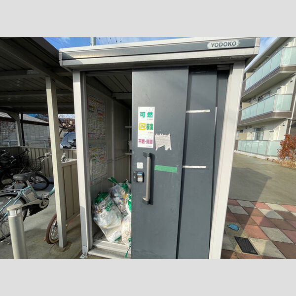 現地周辺 (ゴミ置き場)