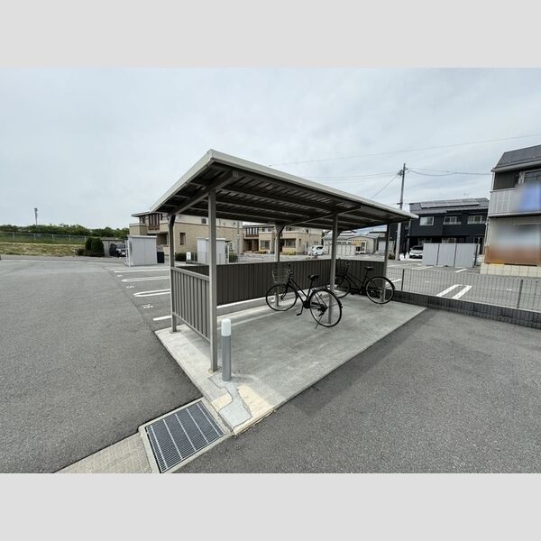 現地周辺 (サイクルポート)