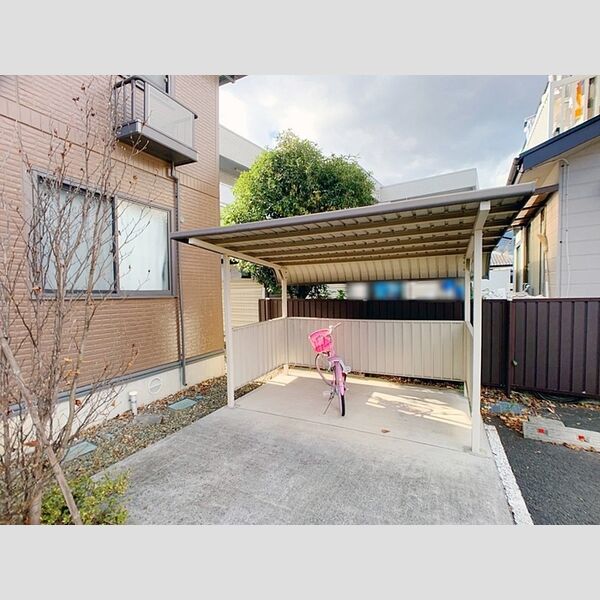 現地周辺 (駐輪場)