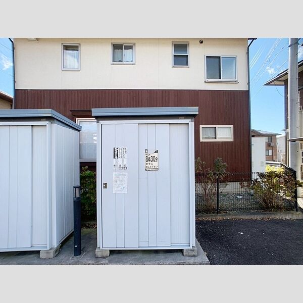 現地周辺 (ゴミ置き場)