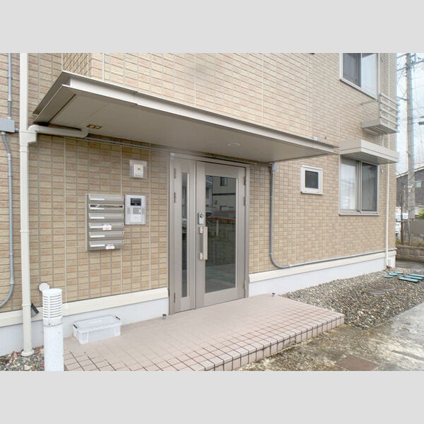 エントランス (エントランス)