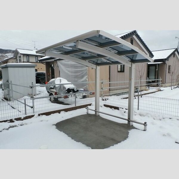 現地周辺 (駐輪場)