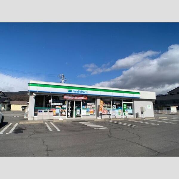 現地周辺 (ファミリーマート　上田小泉店)