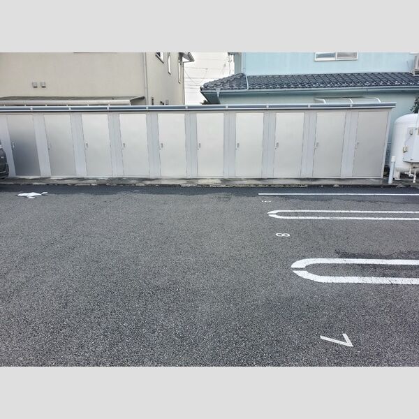 現地周辺 (倉庫)