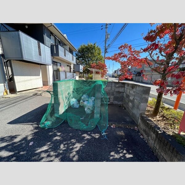 現地周辺 (ゴミ置き場)