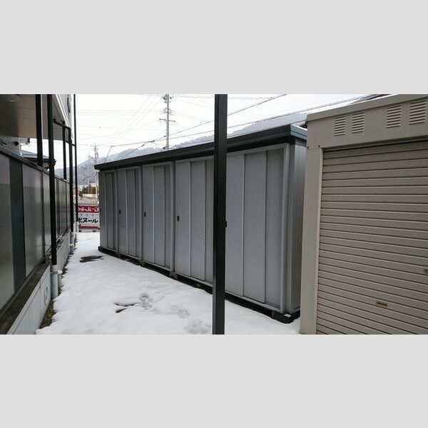 現地周辺 (物置)