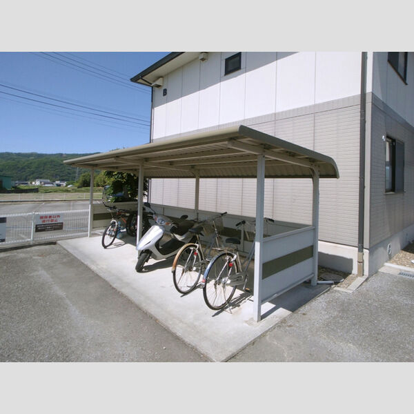 現地周辺 (駐輪場)