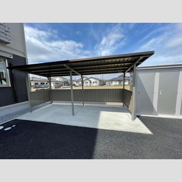 現地周辺 (駐輪場)