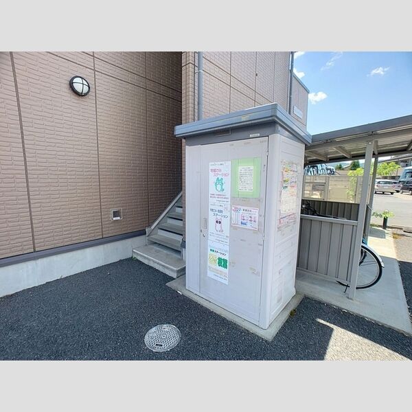 現地周辺 (ゴミ置き場)