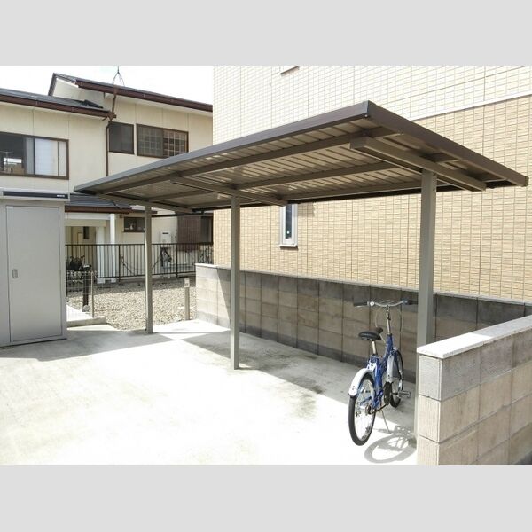 現地周辺 (サイクルハウス)