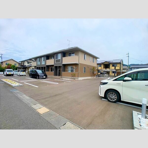 駐車場 (駐車場)