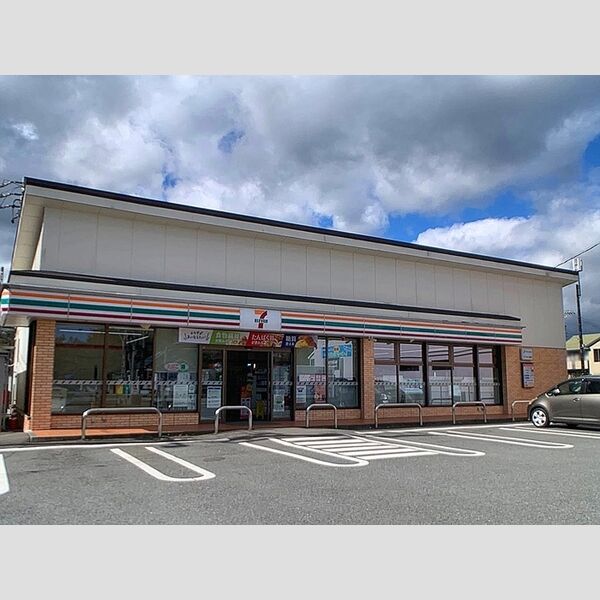 現地周辺 (セブンイレブン 軽井沢プリンス通り店)