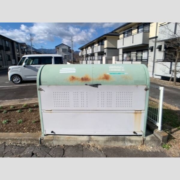 現地周辺 (ゴミ置き場)