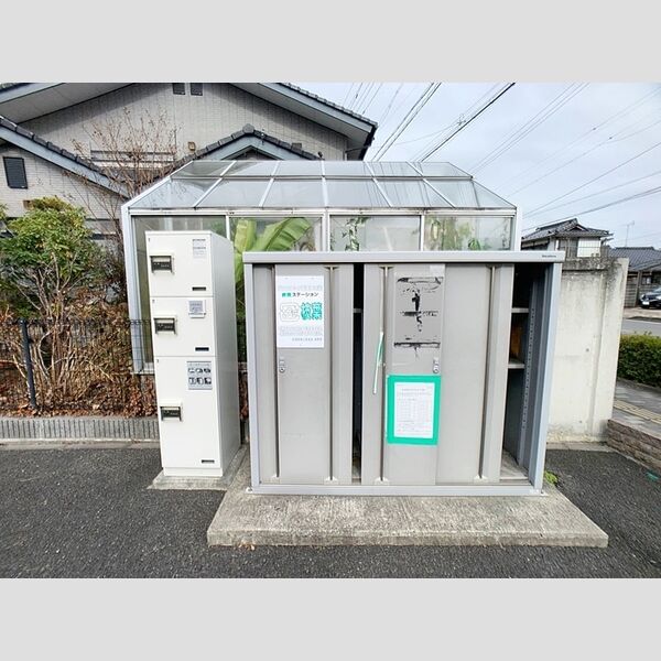 現地周辺 (ゴミ置き場)