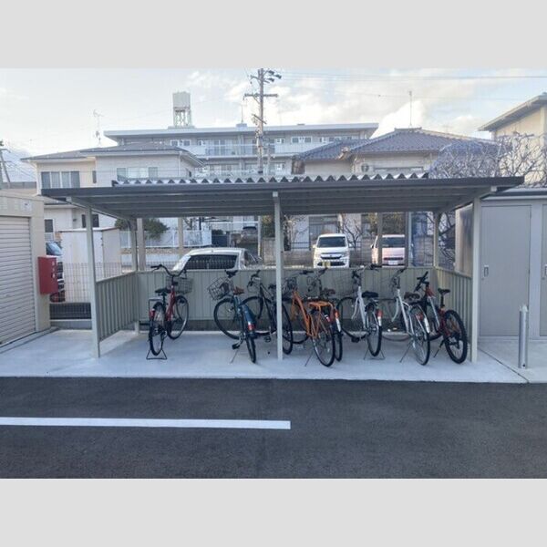現地周辺 (駐輪場)