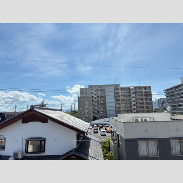 現地周辺 (バルコニーから)