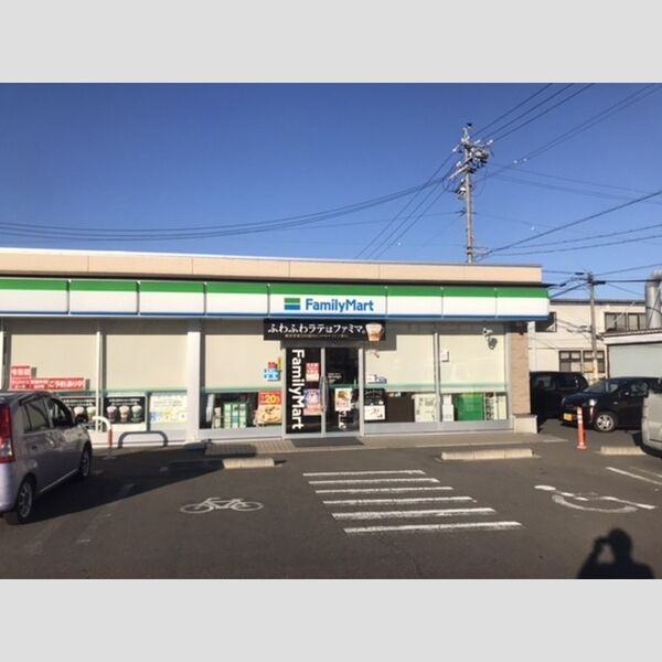 現地周辺 (ファミリーマート)