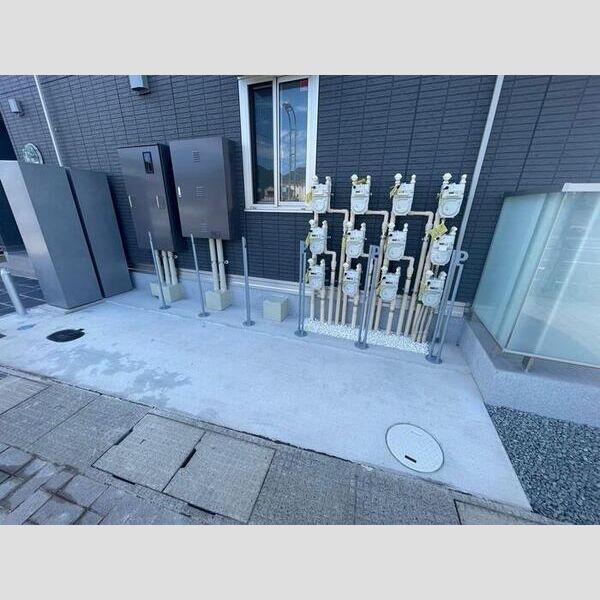 現地周辺 (駐輪場)