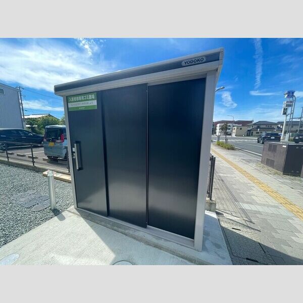 現地周辺 (ゴミ置き場)